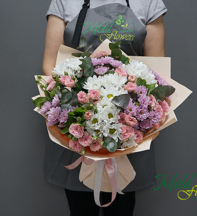 Букет с белой хризантемой и розовые розы Фото 394x433